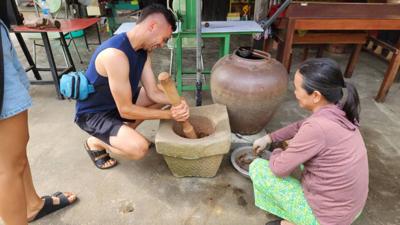 Trải nghiệm làm nhang (hương) - Cơ sở sản xuất Nhang sạch Phố Hội (3)